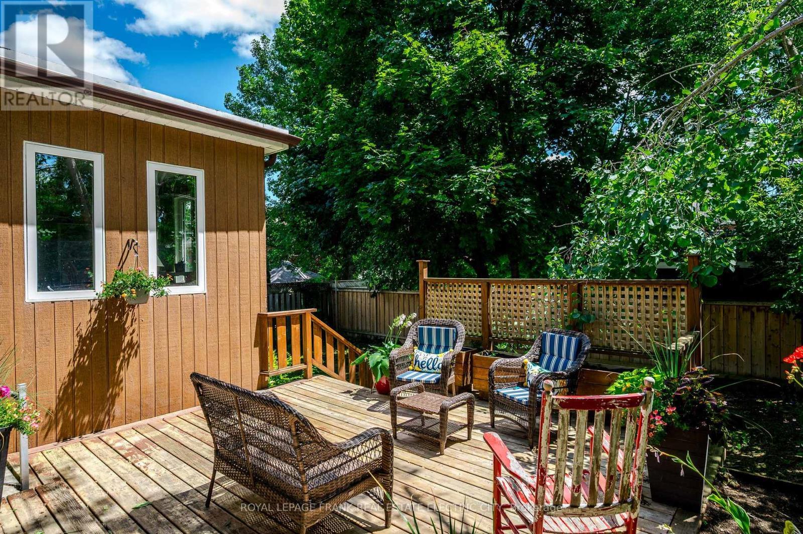 












179 ABERDEEN AVENUE

,
Peterborough North (South),




Ontario
K9H4W7

