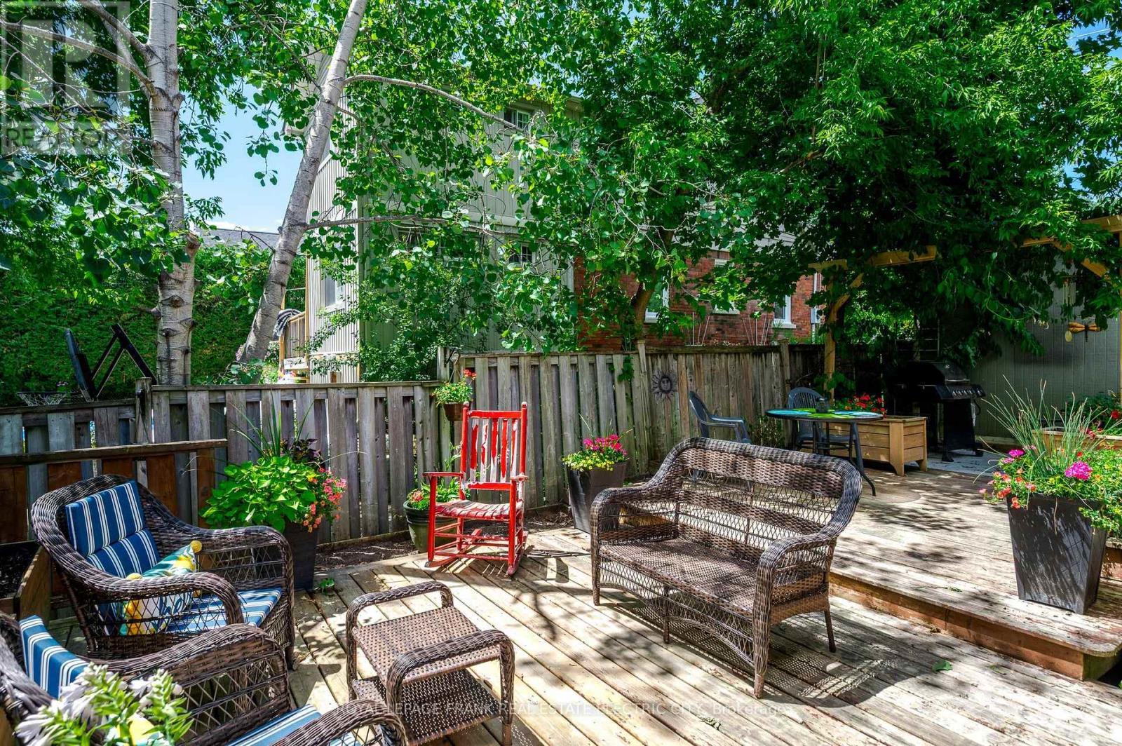 












179 ABERDEEN AVENUE

,
Peterborough North (South),




Ontario
K9H4W7


