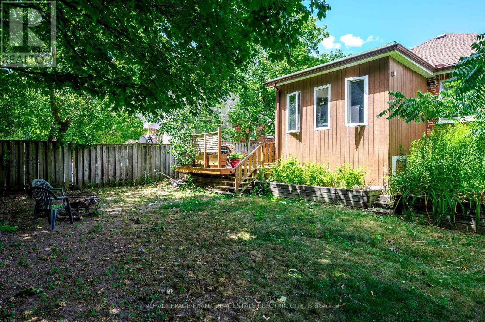 












179 ABERDEEN AVENUE

,
Peterborough North (South),




Ontario
K9H4W7

