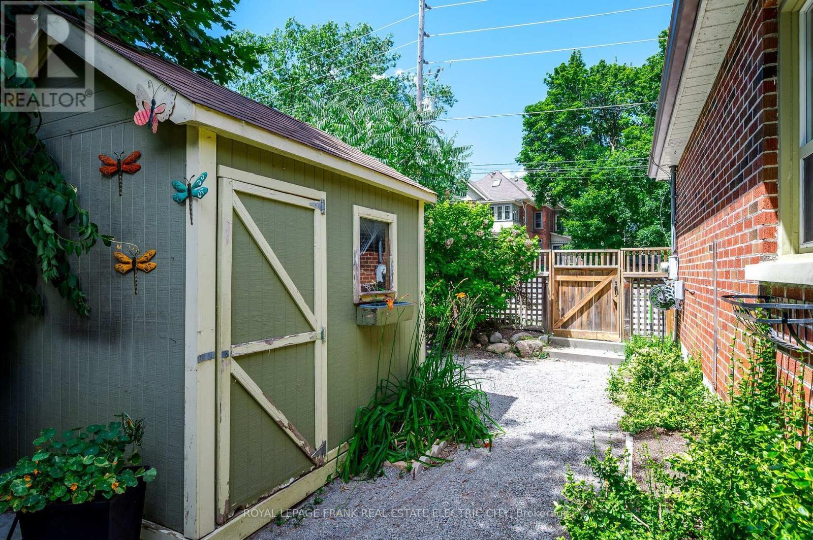 












179 ABERDEEN AVENUE

,
Peterborough North (South),




Ontario
K9H4W7


