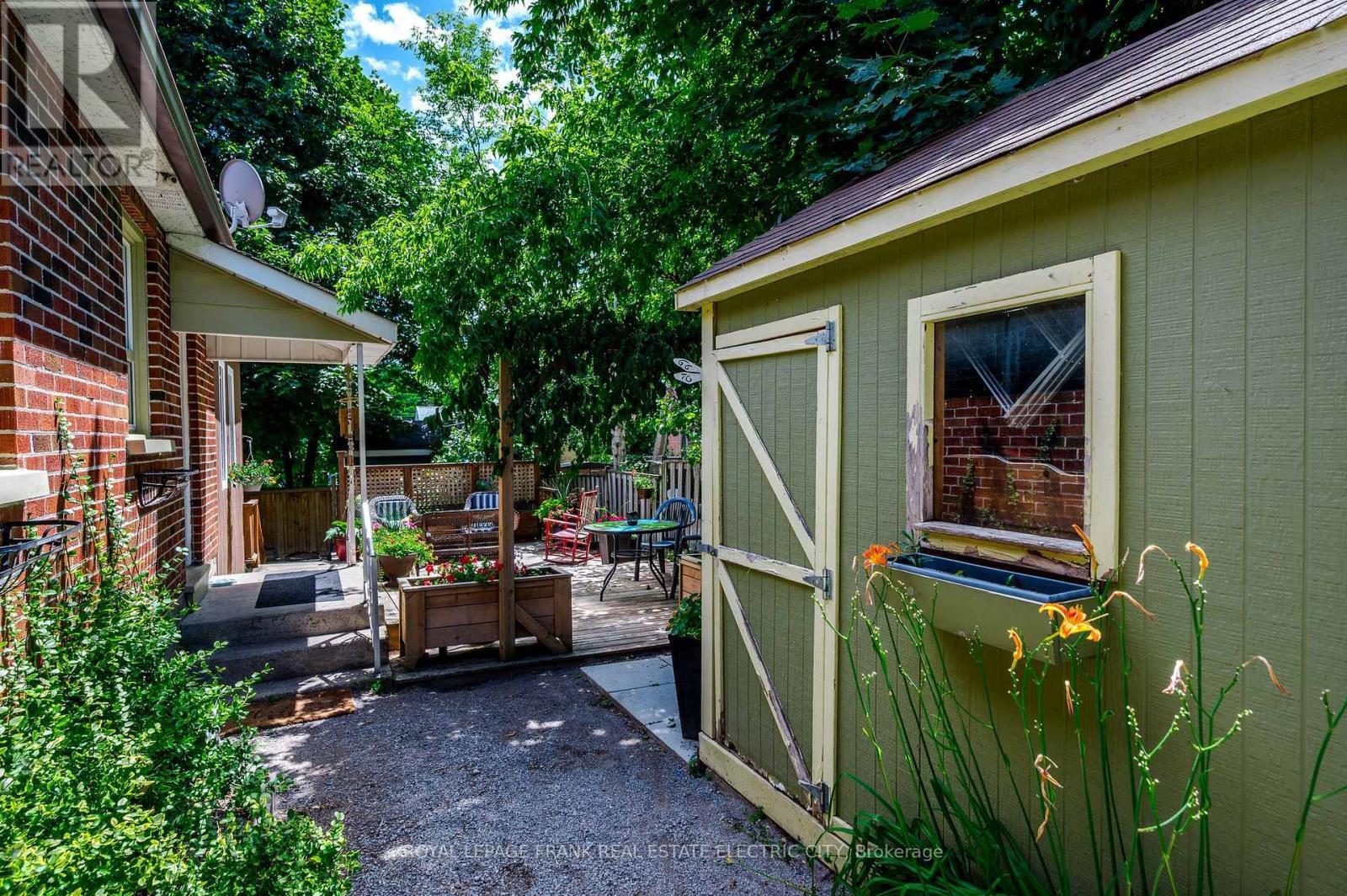 












179 ABERDEEN AVENUE

,
Peterborough North (South),




Ontario
K9H4W7

