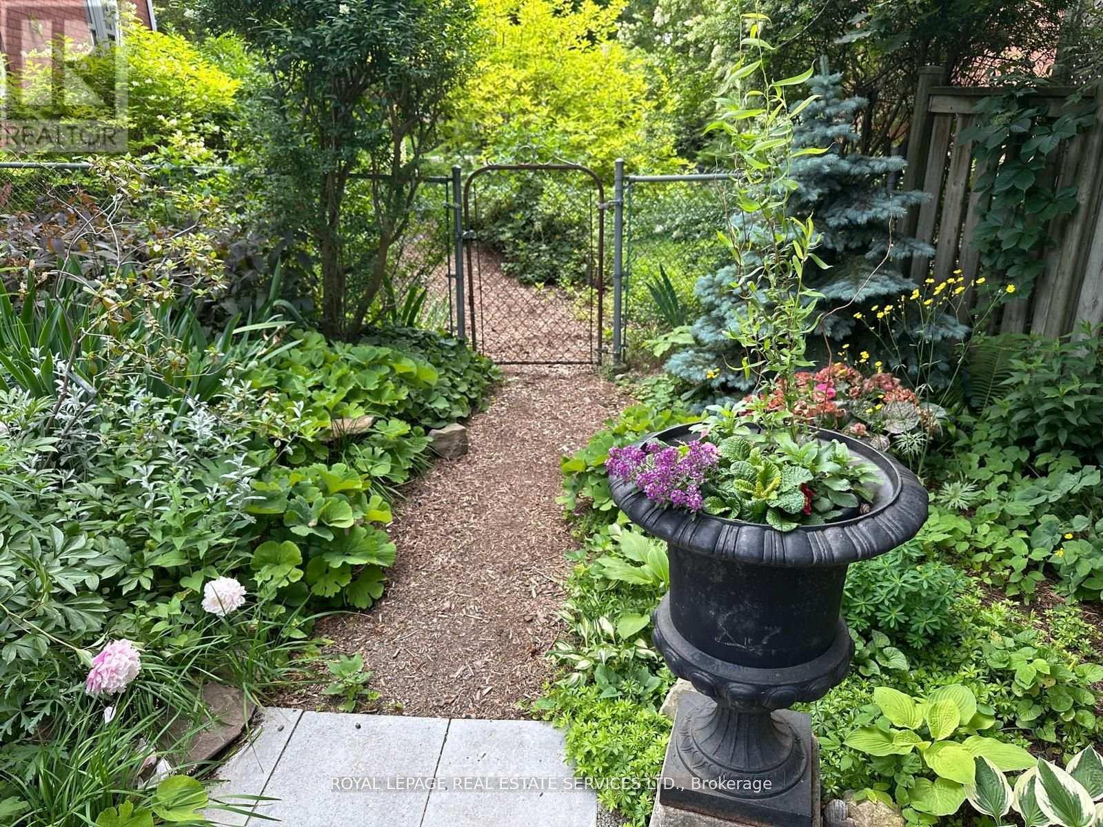 












32 WELLINGTON STREET E

,
Brampton,




Ontario
L6W1Y4

