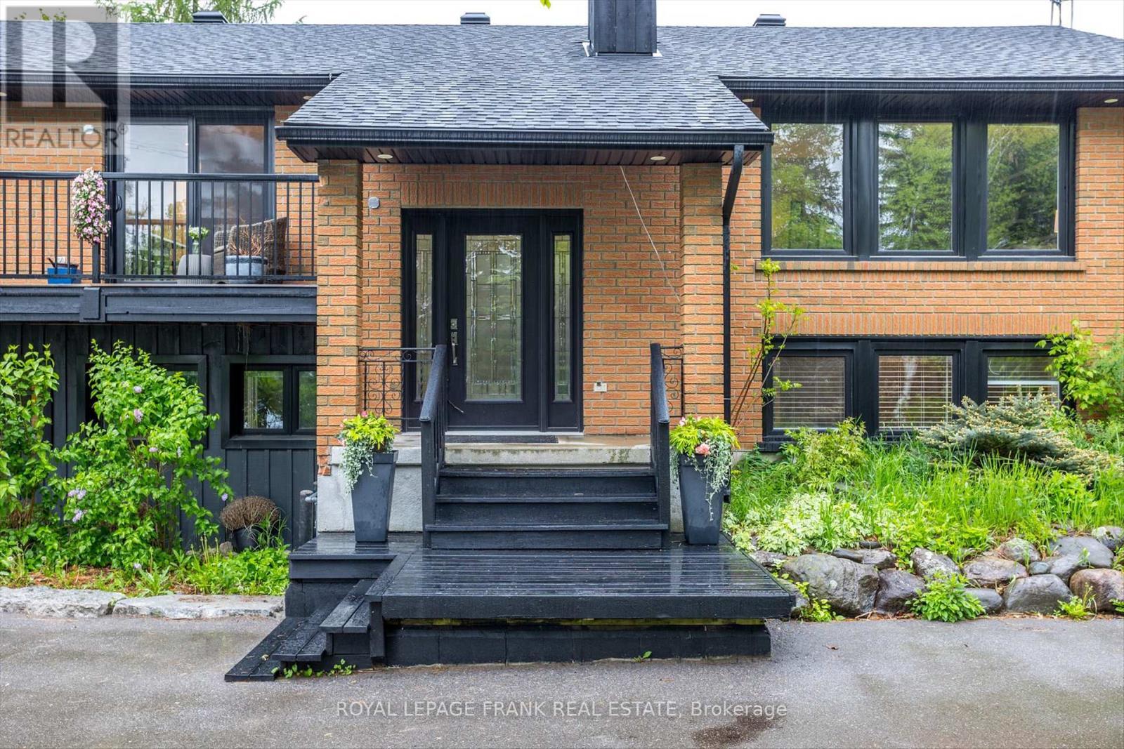 












234 STEWART LINE

,
Cavan Monaghan (Cavan Twp),




Ontario
L0A1C0

