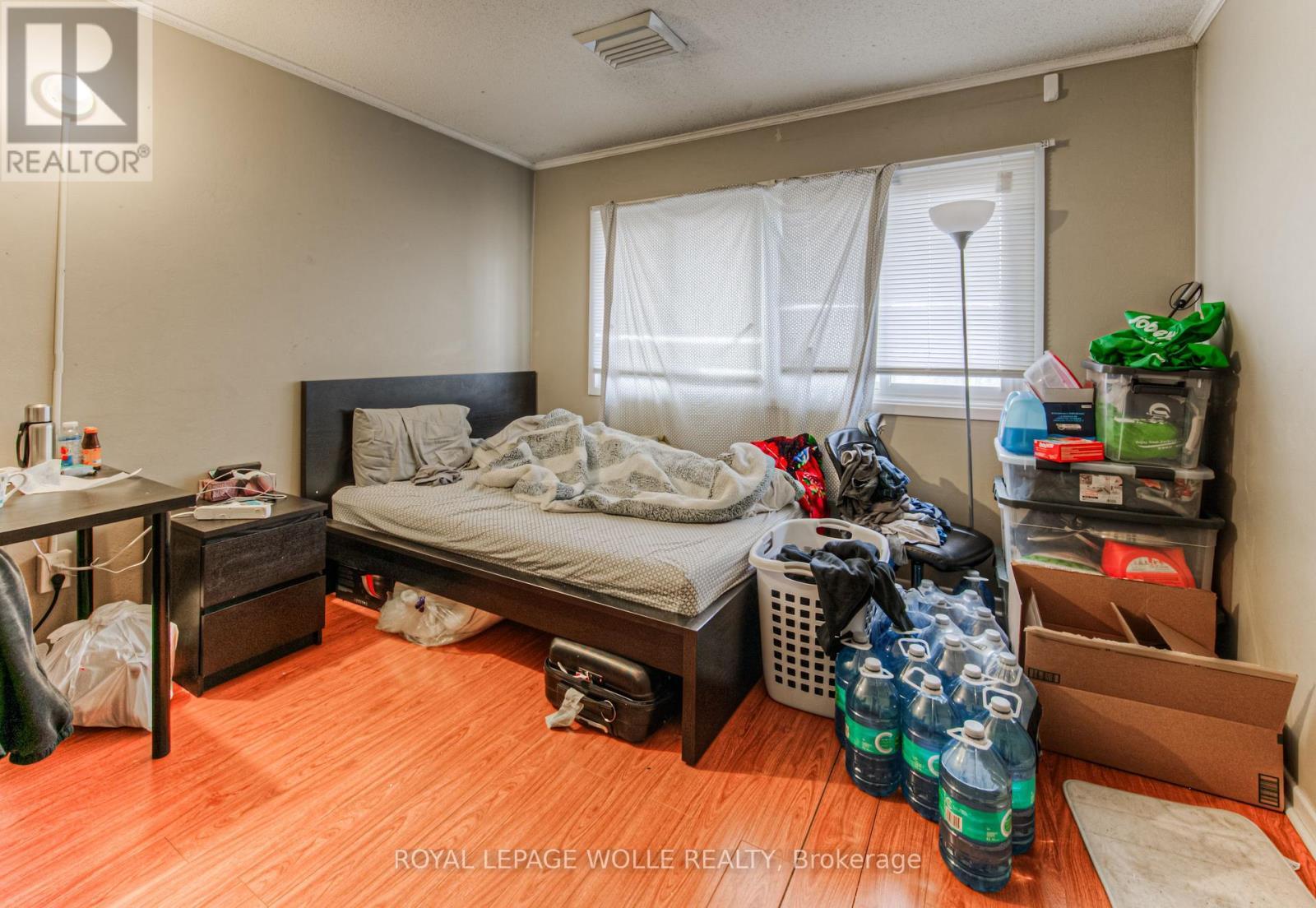 












9 - 121 UNIVERSITY AVENUE E

,
Waterloo,




Ontario
N2J4J1

