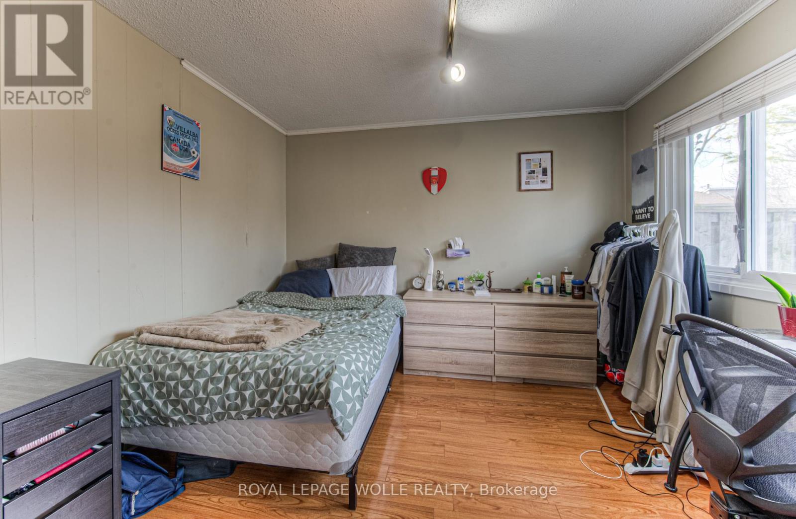












9 - 121 UNIVERSITY AVENUE E

,
Waterloo,




Ontario
N2J4J1

