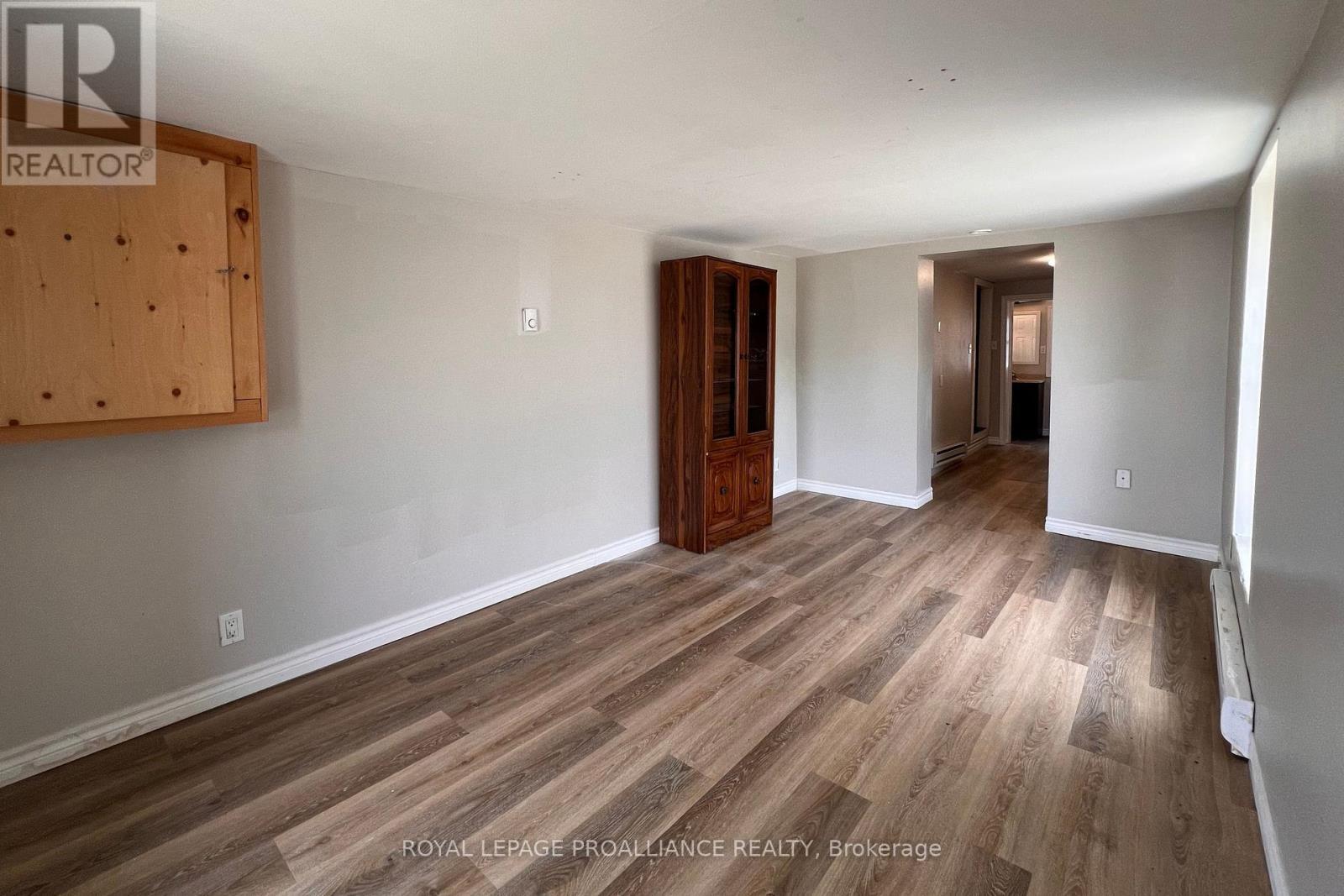 












38 STANLEY STREET

,
Quinte West (Trenton Ward),




Ontario
K8V4V2


