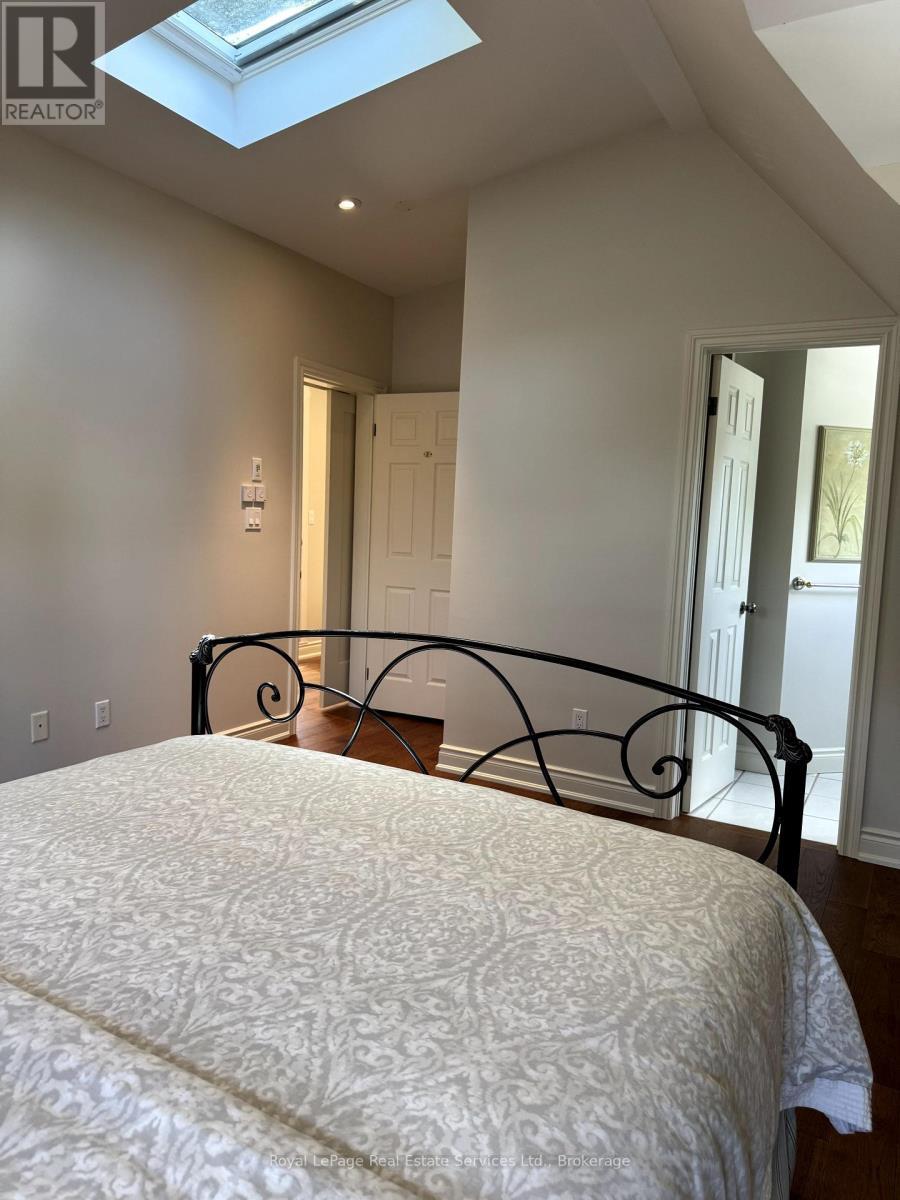 












3 - 134 FORSYTHE STREET

,
Oakville (CO Central),




Ontario
L6K3K2

