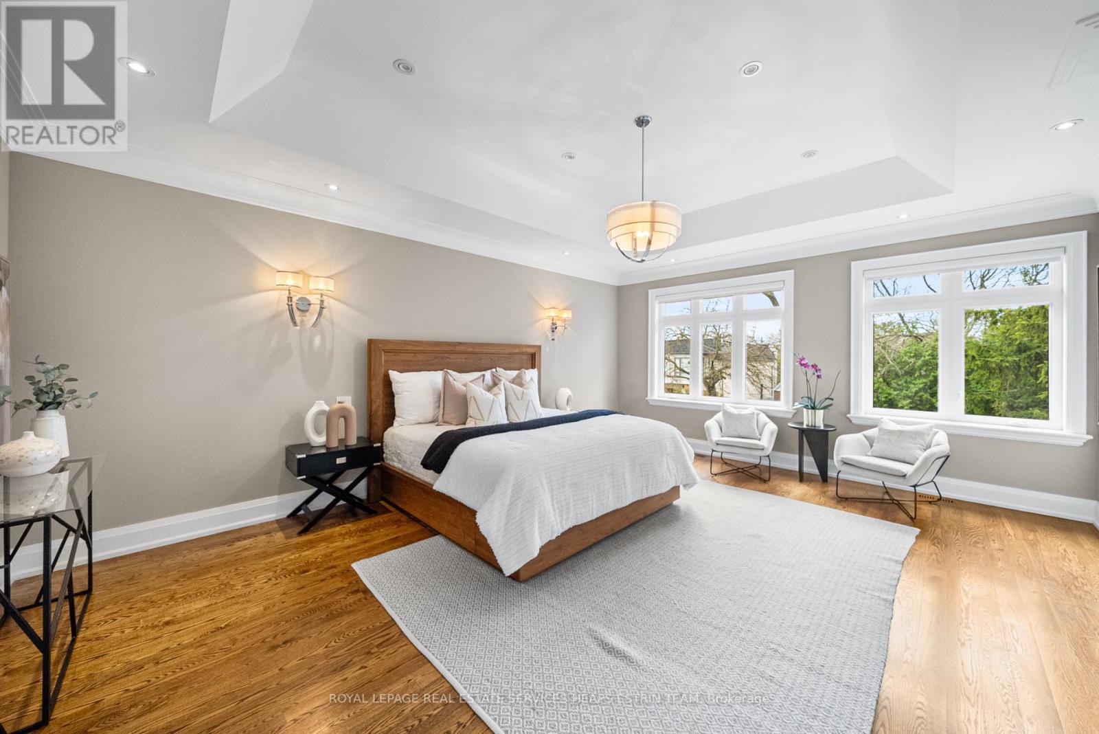 












565 BROADWAY AVENUE

,
Toronto,




Ontario
M4G2S2

