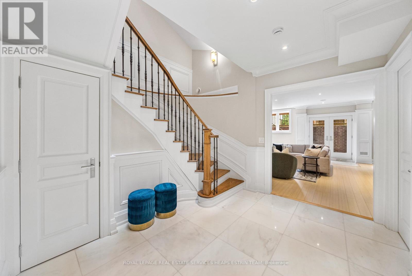 












565 BROADWAY AVENUE

,
Toronto,




Ontario
M4G2S2

