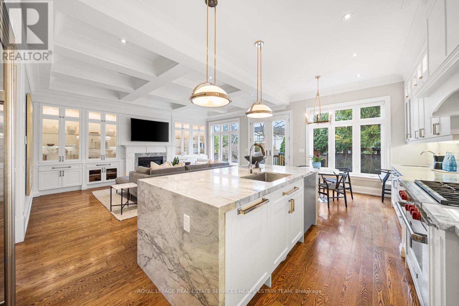 












565 BROADWAY AVENUE

,
Toronto,




Ontario
M4G2S2

