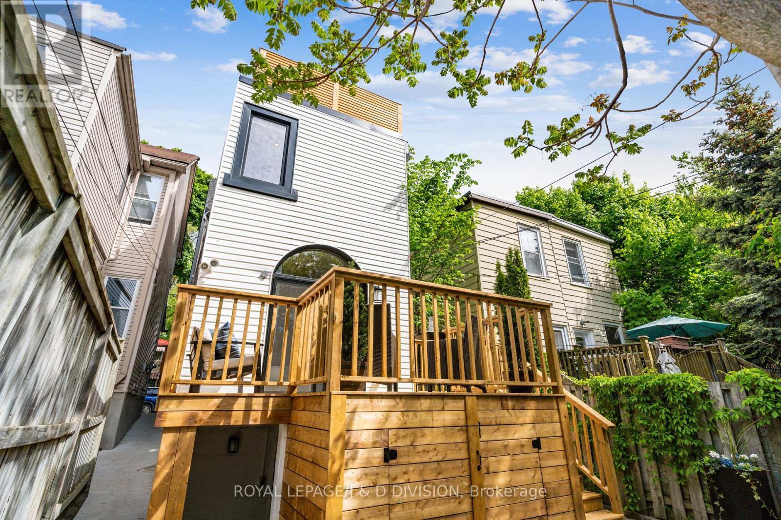 












59 AUSTIN AVENUE

,
Toronto,




Ontario
M4M1V7

