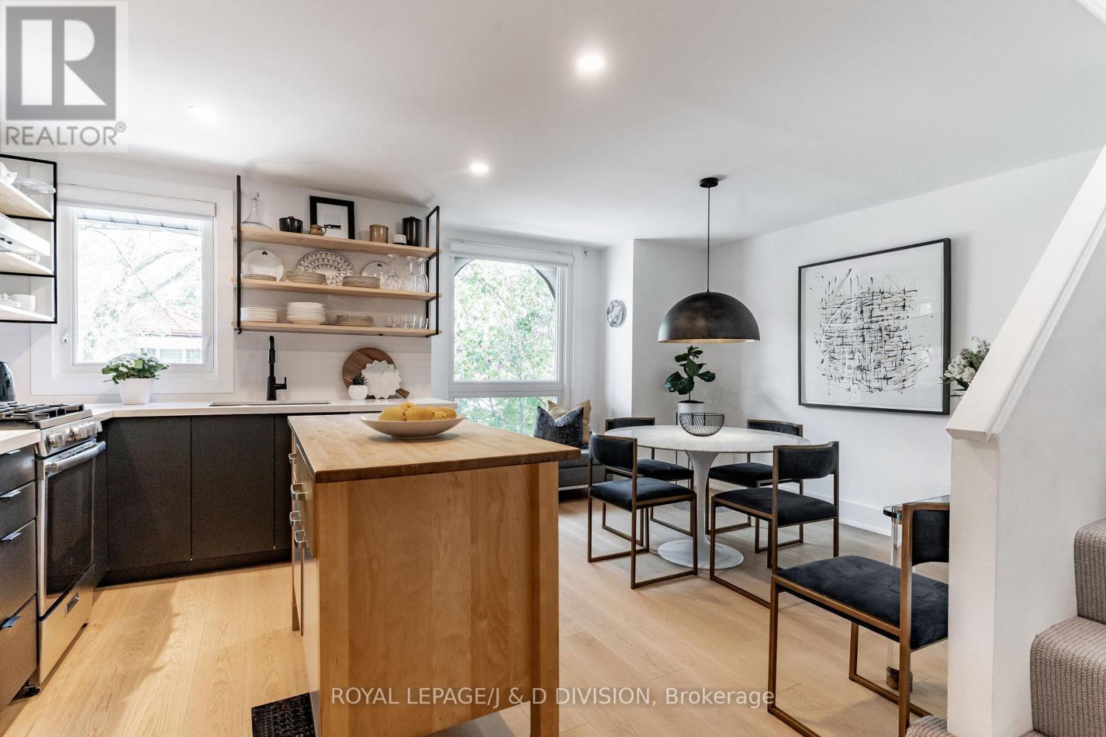 












59 AUSTIN AVENUE

,
Toronto,




Ontario
M4M1V7

