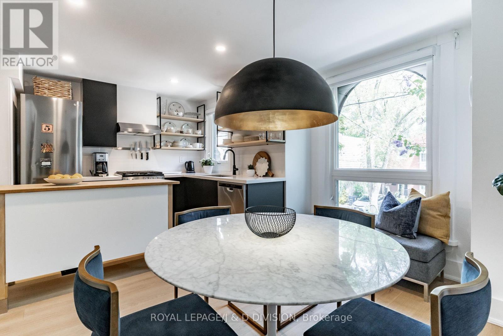 












59 AUSTIN AVENUE

,
Toronto,




Ontario
M4M1V7

