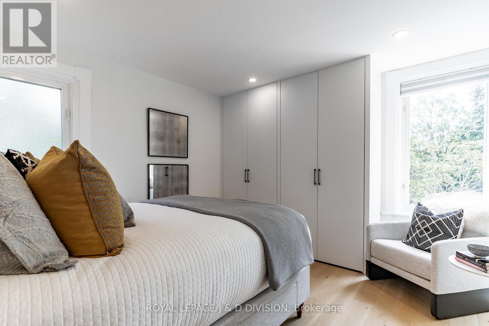 












59 AUSTIN AVENUE

,
Toronto,




Ontario
M4M1V7

