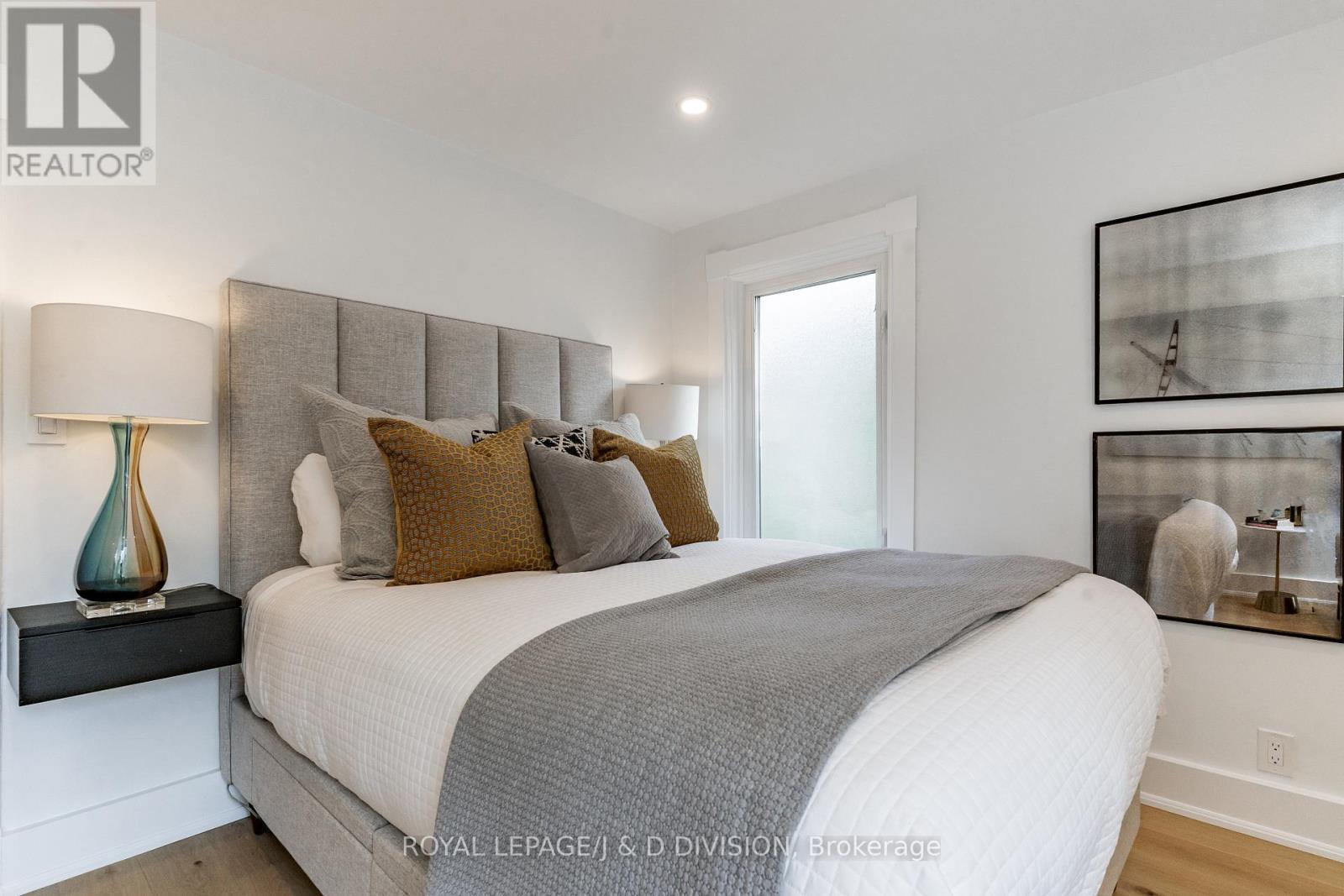 












59 AUSTIN AVENUE

,
Toronto,




Ontario
M4M1V7

