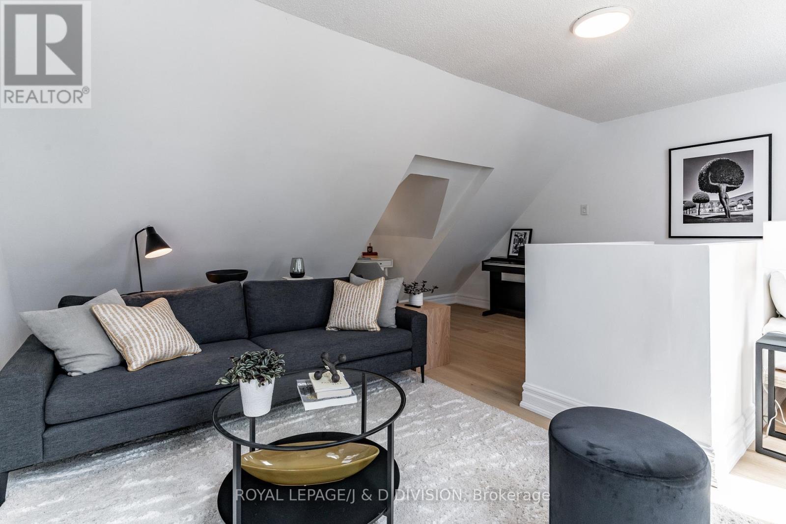 












59 AUSTIN AVENUE

,
Toronto,




Ontario
M4M1V7


