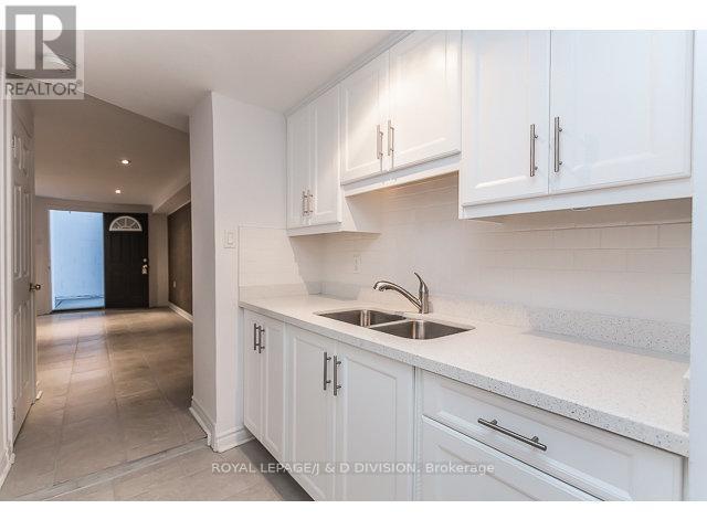 












59 AUSTIN AVENUE

,
Toronto,




Ontario
M4M1V7

