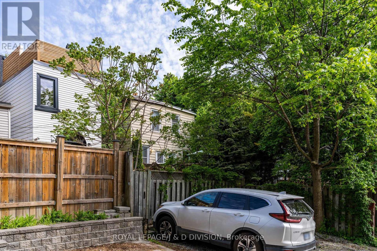












59 AUSTIN AVENUE

,
Toronto,




Ontario
M4M1V7

