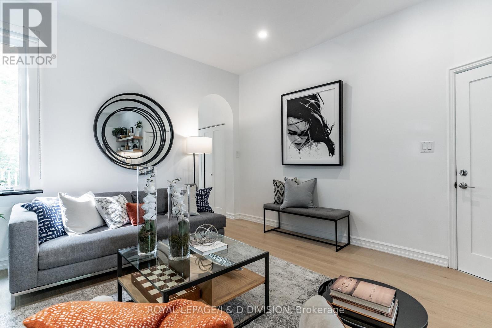 












59 AUSTIN AVENUE

,
Toronto,




Ontario
M4M1V7

