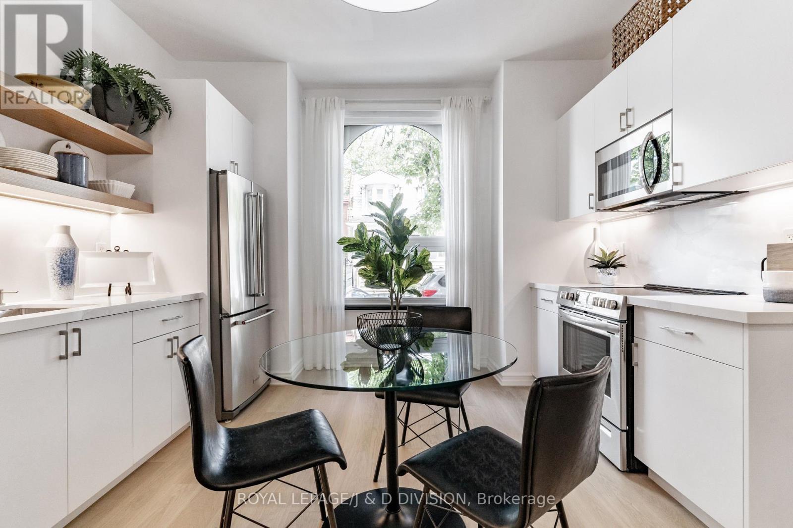 












59 AUSTIN AVENUE

,
Toronto,




Ontario
M4M1V7

