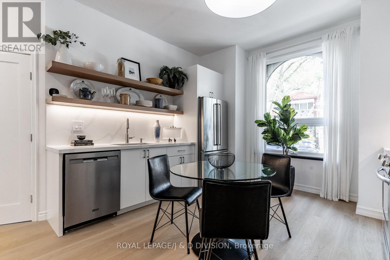 












59 AUSTIN AVENUE

,
Toronto,




Ontario
M4M1V7

