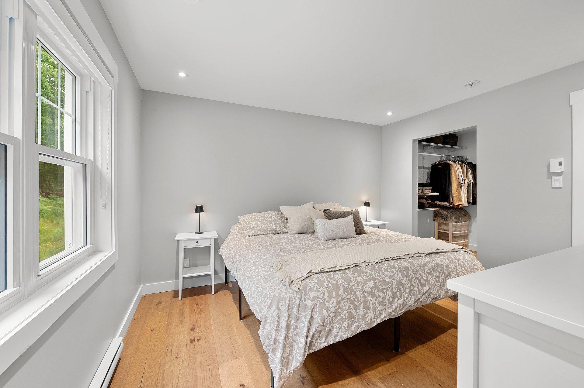 









3050


Imp. des Promeneurs

,
Sainte-Agathe-des-Monts,




QC
J8C2Z8

