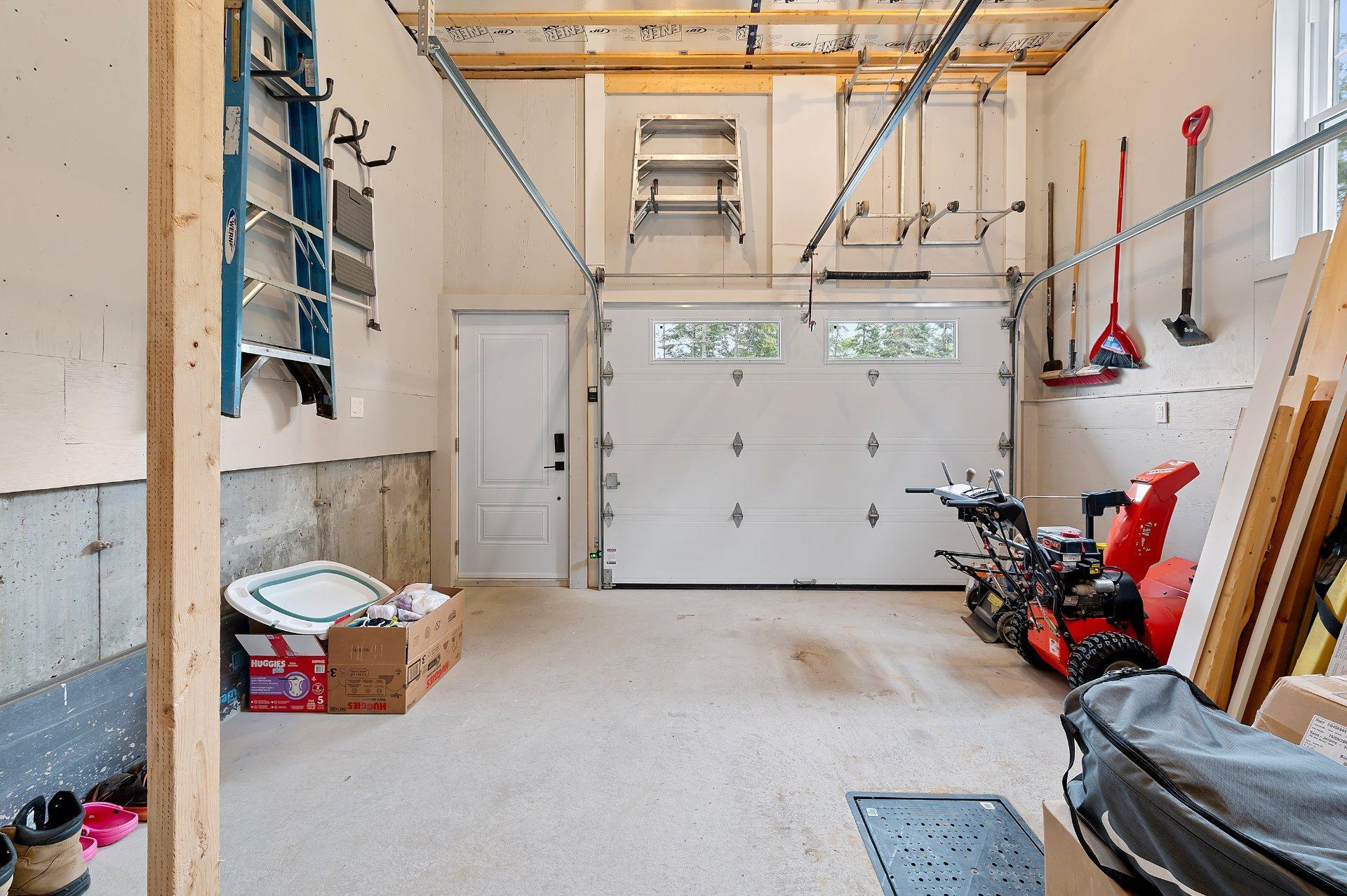 









3050


Imp. des Promeneurs

,
Sainte-Agathe-des-Monts,




QC
J8C2Z8

