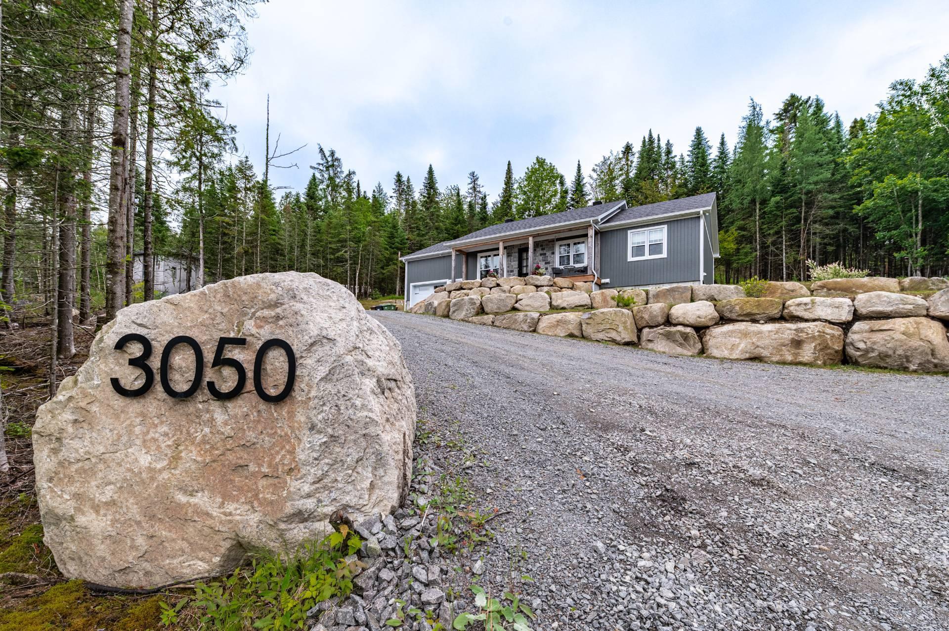 









3050


Imp. des Promeneurs

,
Sainte-Agathe-des-Monts,




QC
J8C2Z8

