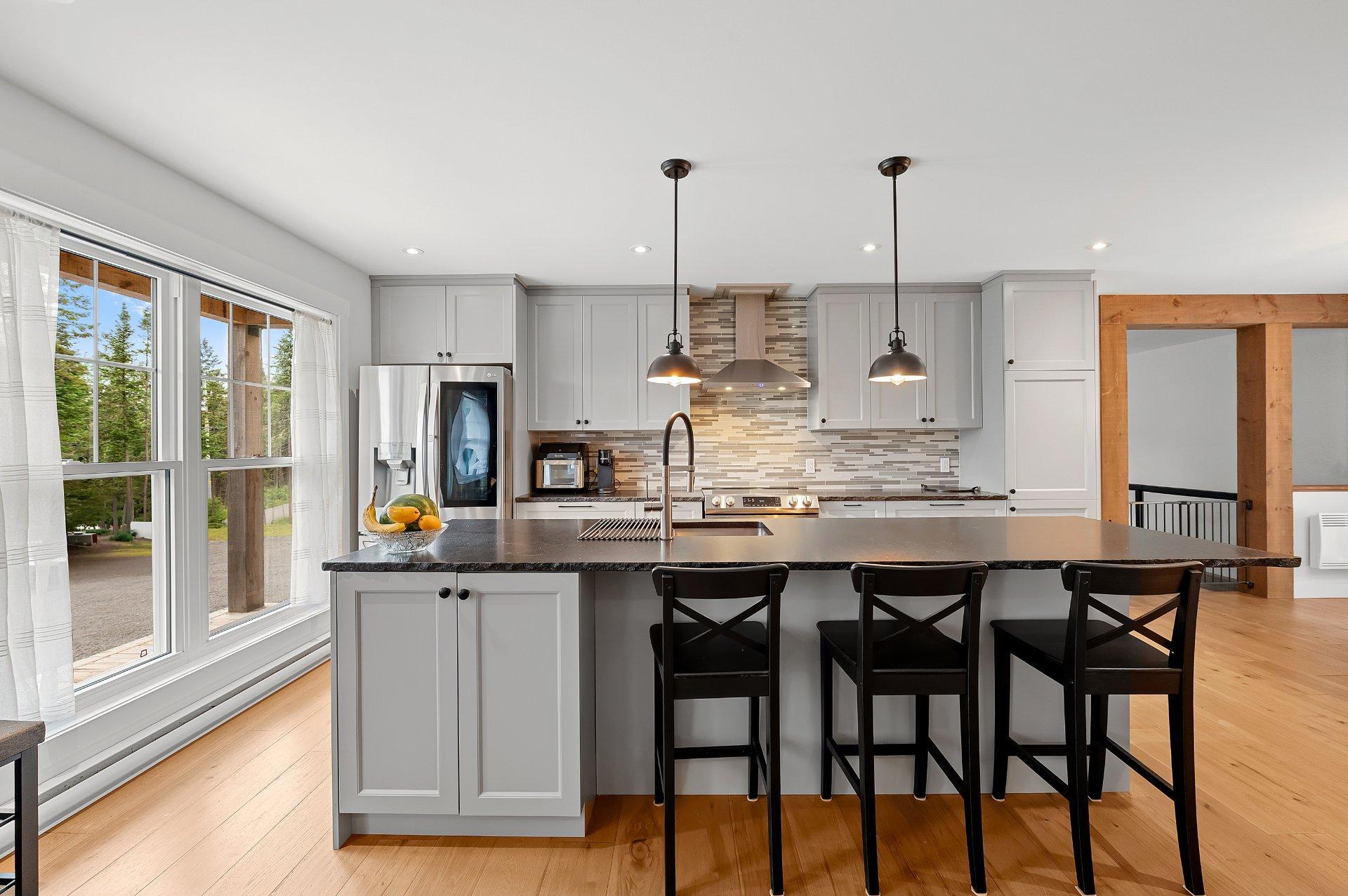 









3050


Imp. des Promeneurs

,
Sainte-Agathe-des-Monts,




QC
J8C2Z8

