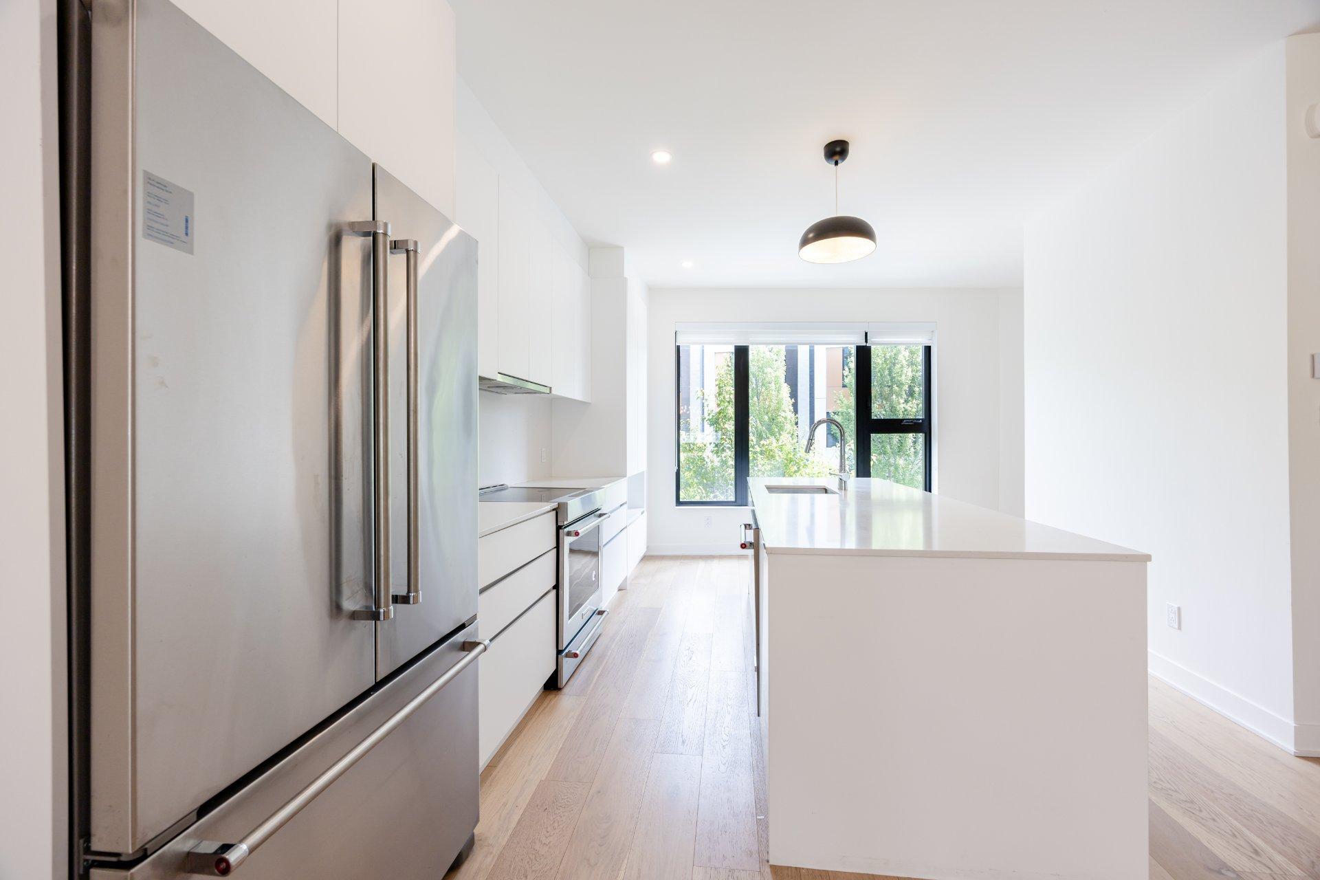









256


Rue de la Rotonde

,
Montréal (Verdun/Île-des-Soeurs),




QC
H3E0E7

