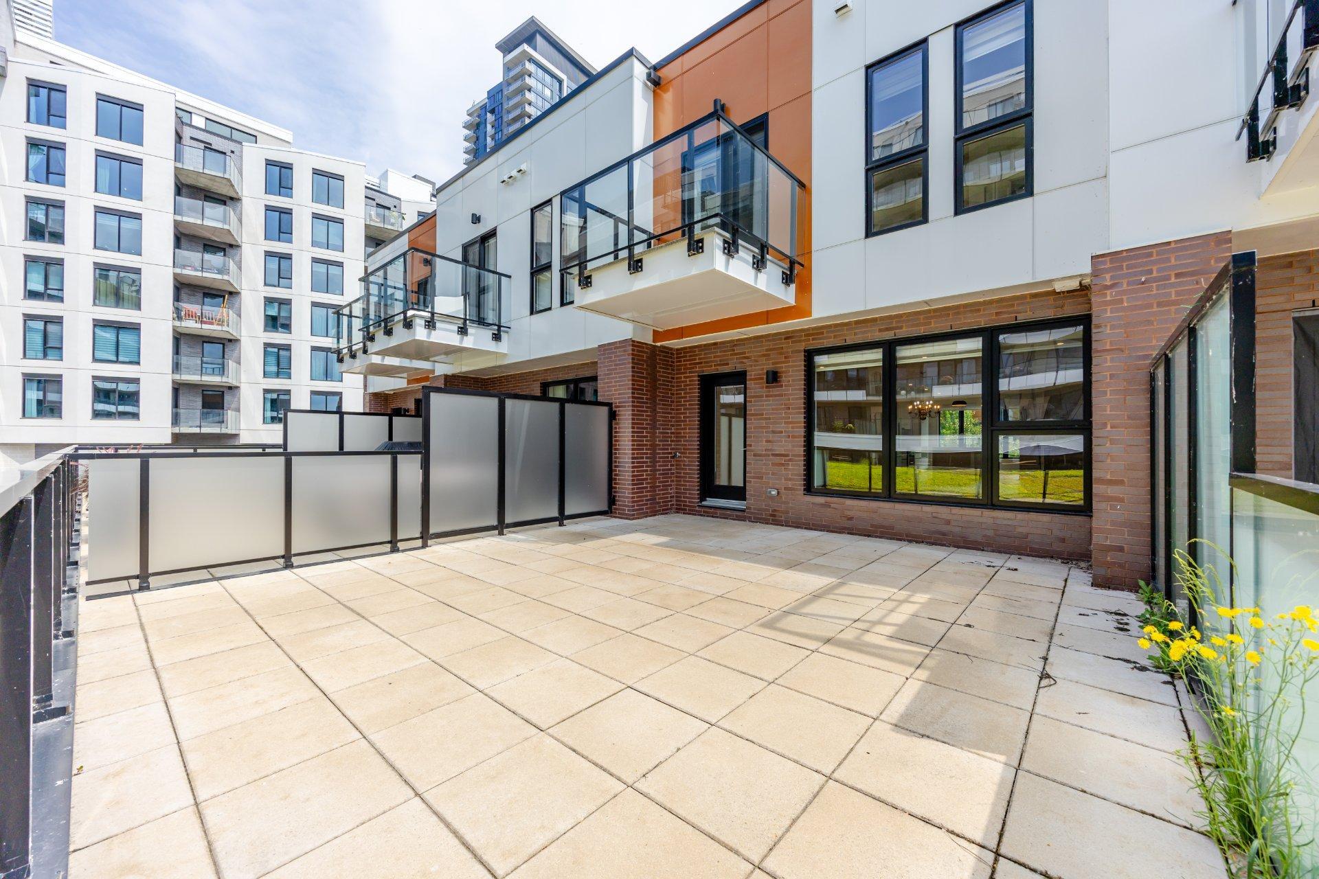 









256


Rue de la Rotonde

,
Montréal (Verdun/Île-des-Soeurs),




QC
H3E0E7

