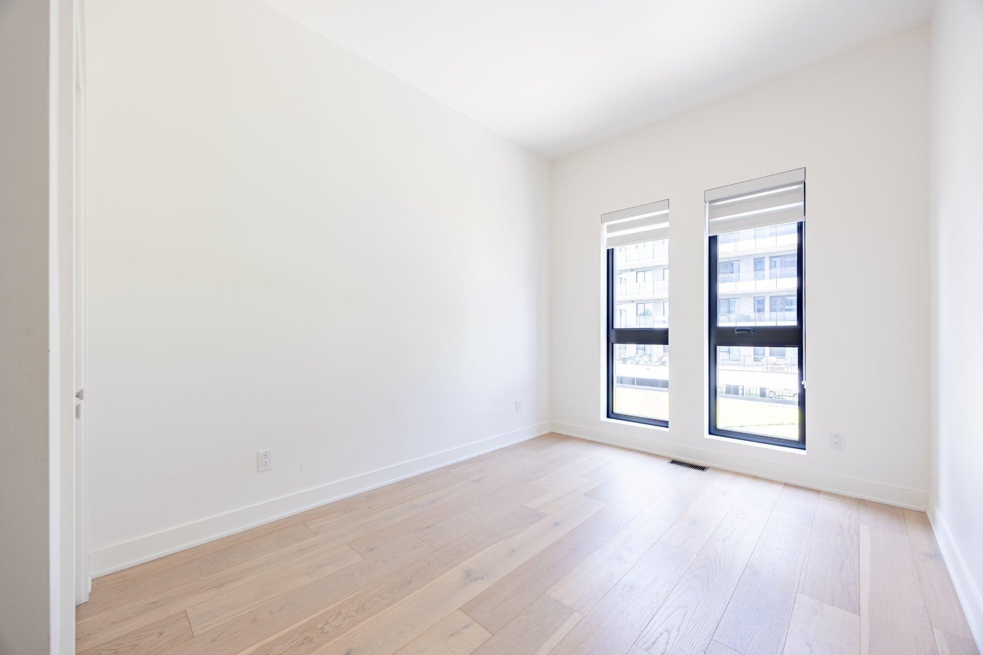 









256


Rue de la Rotonde

,
Montréal (Verdun/Île-des-Soeurs),




QC
H3E0E7

