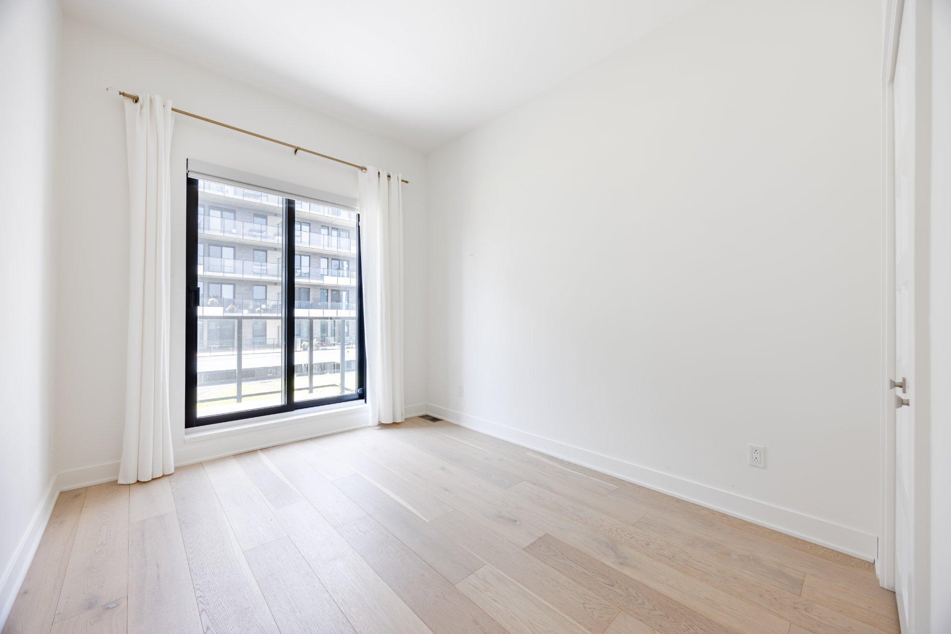 









256


Rue de la Rotonde

,
Montréal (Verdun/Île-des-Soeurs),




QC
H3E0E7

