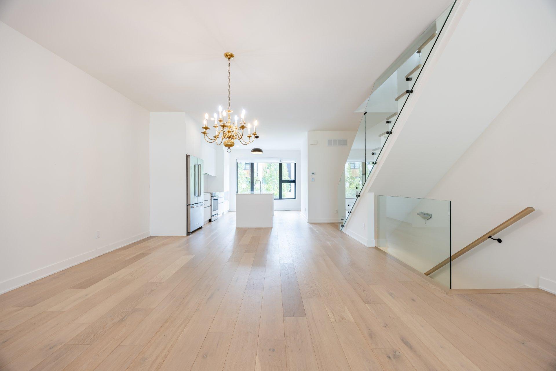 









256


Rue de la Rotonde

,
Montréal (Verdun/Île-des-Soeurs),




QC
H3E0E7

