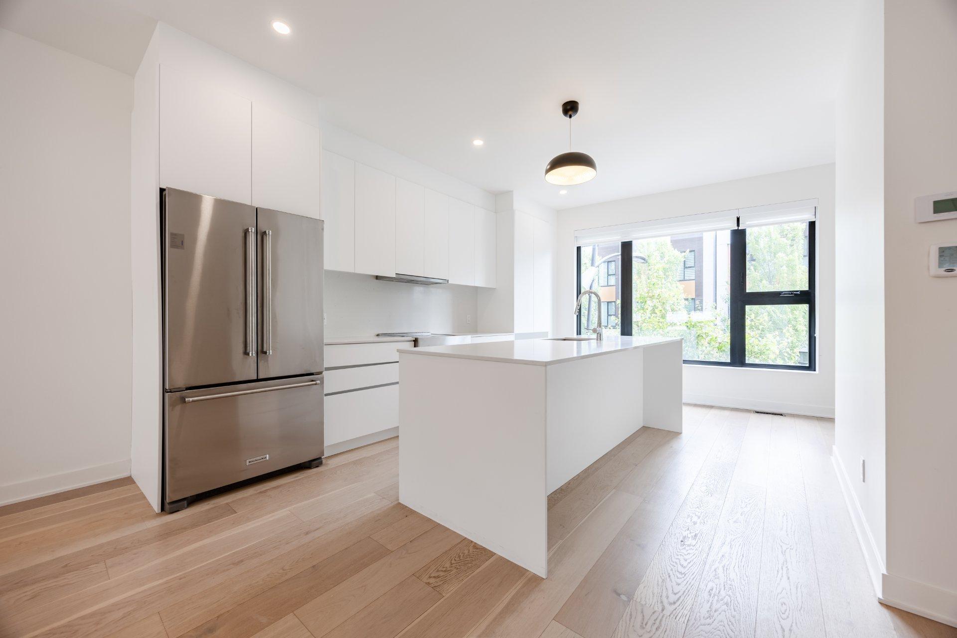 









256


Rue de la Rotonde

,
Montréal (Verdun/Île-des-Soeurs),




QC
H3E0E7

