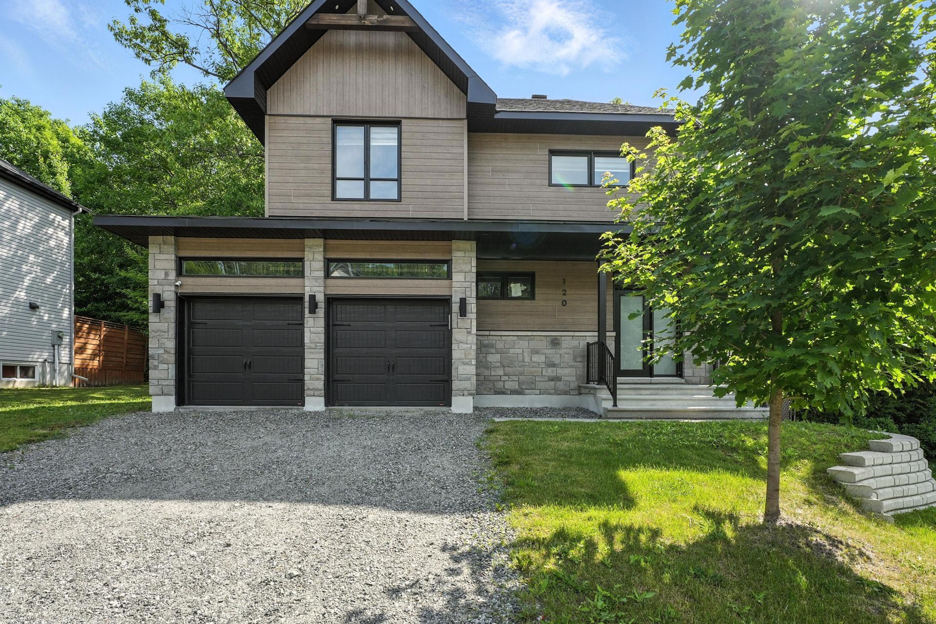 









120


Rue Aldé-Leroux

,
Gatineau (Masson-Angers),




QC
J8M0A7

