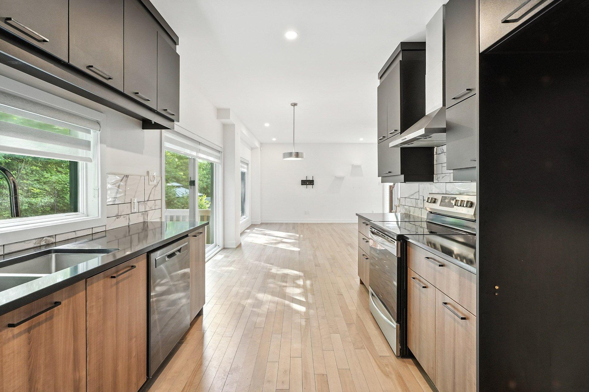 









120


Rue Aldé-Leroux

,
Gatineau (Masson-Angers),




QC
J8M0A7

