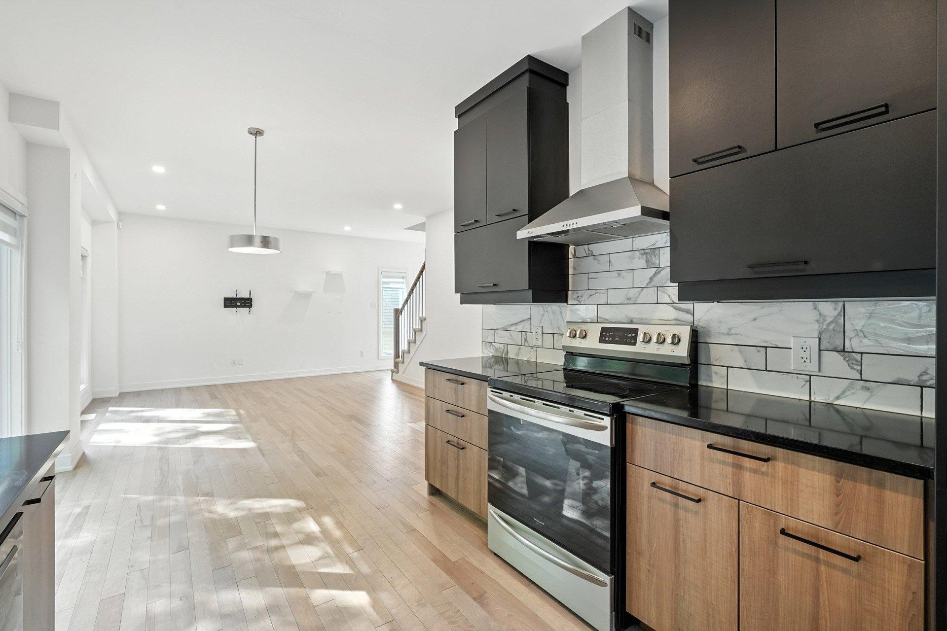 









120


Rue Aldé-Leroux

,
Gatineau (Masson-Angers),




QC
J8M0A7

