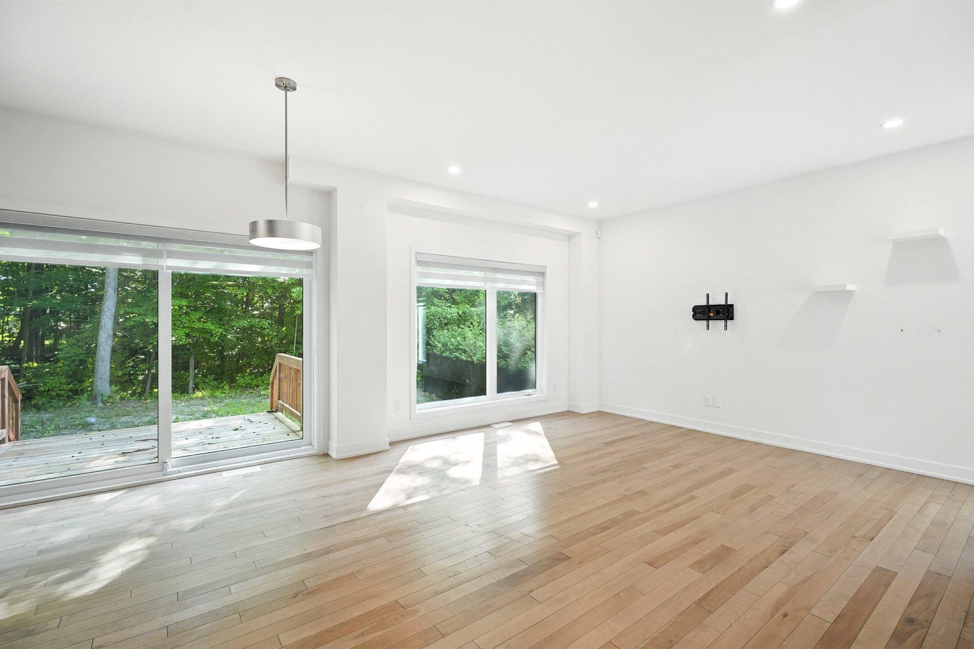 









120


Rue Aldé-Leroux

,
Gatineau (Masson-Angers),




QC
J8M0A7

