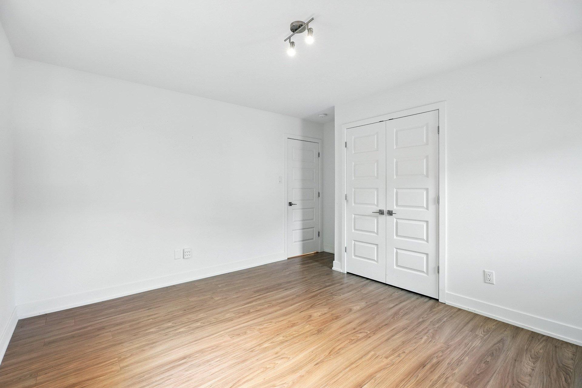 









120


Rue Aldé-Leroux

,
Gatineau (Masson-Angers),




QC
J8M0A7

