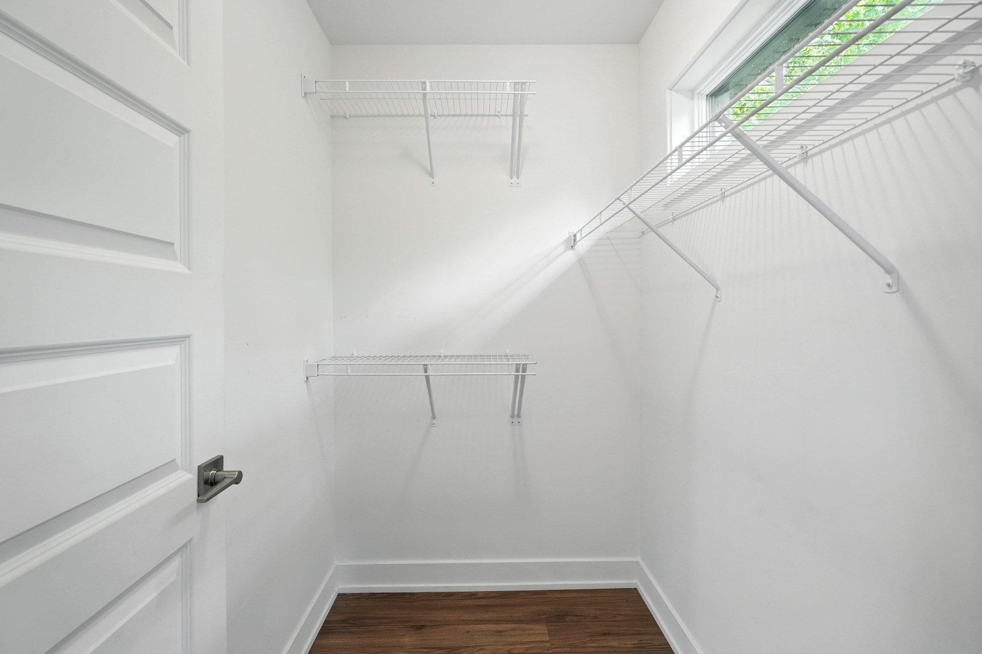 









120


Rue Aldé-Leroux

,
Gatineau (Masson-Angers),




QC
J8M0A7

