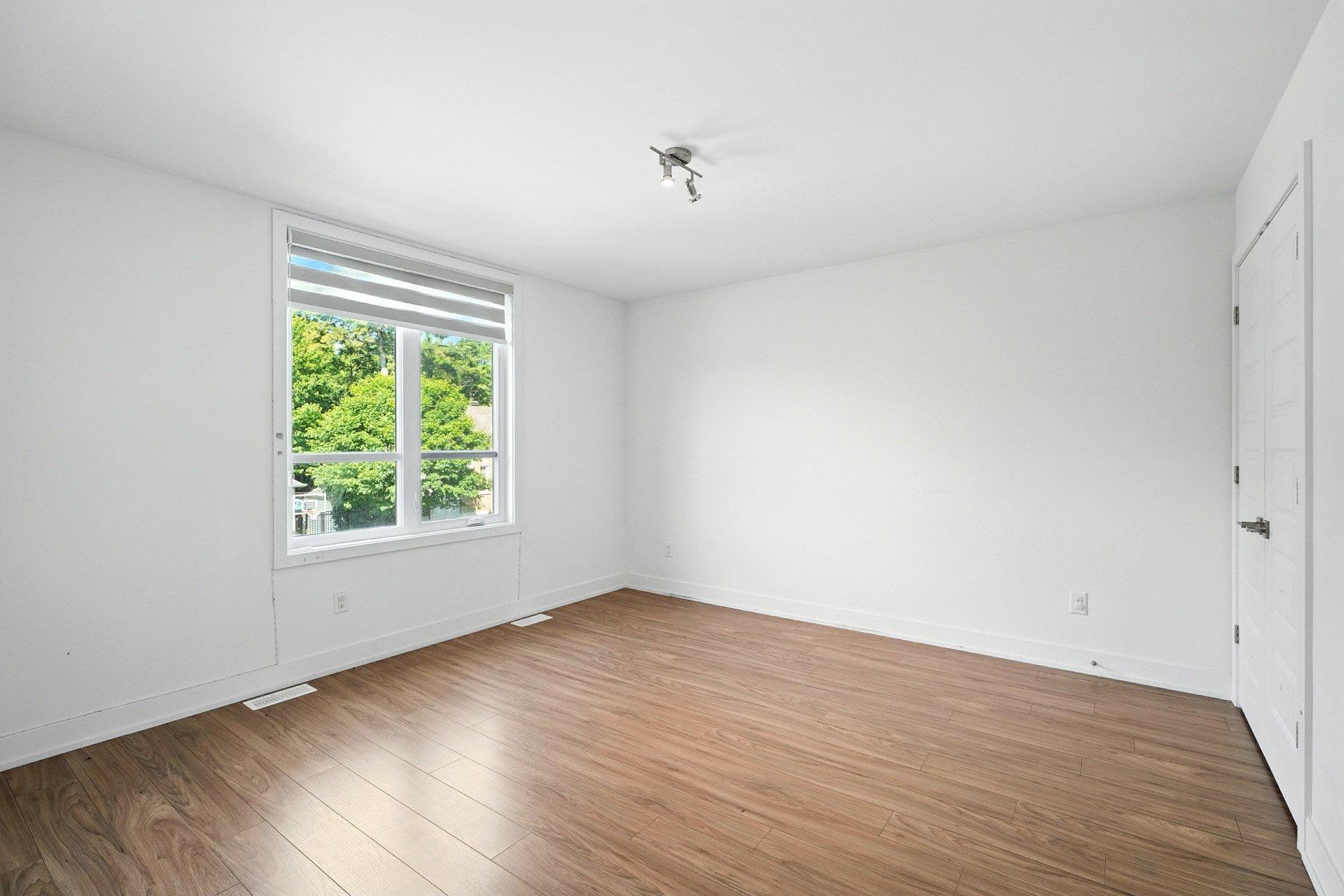 









120


Rue Aldé-Leroux

,
Gatineau (Masson-Angers),




QC
J8M0A7

