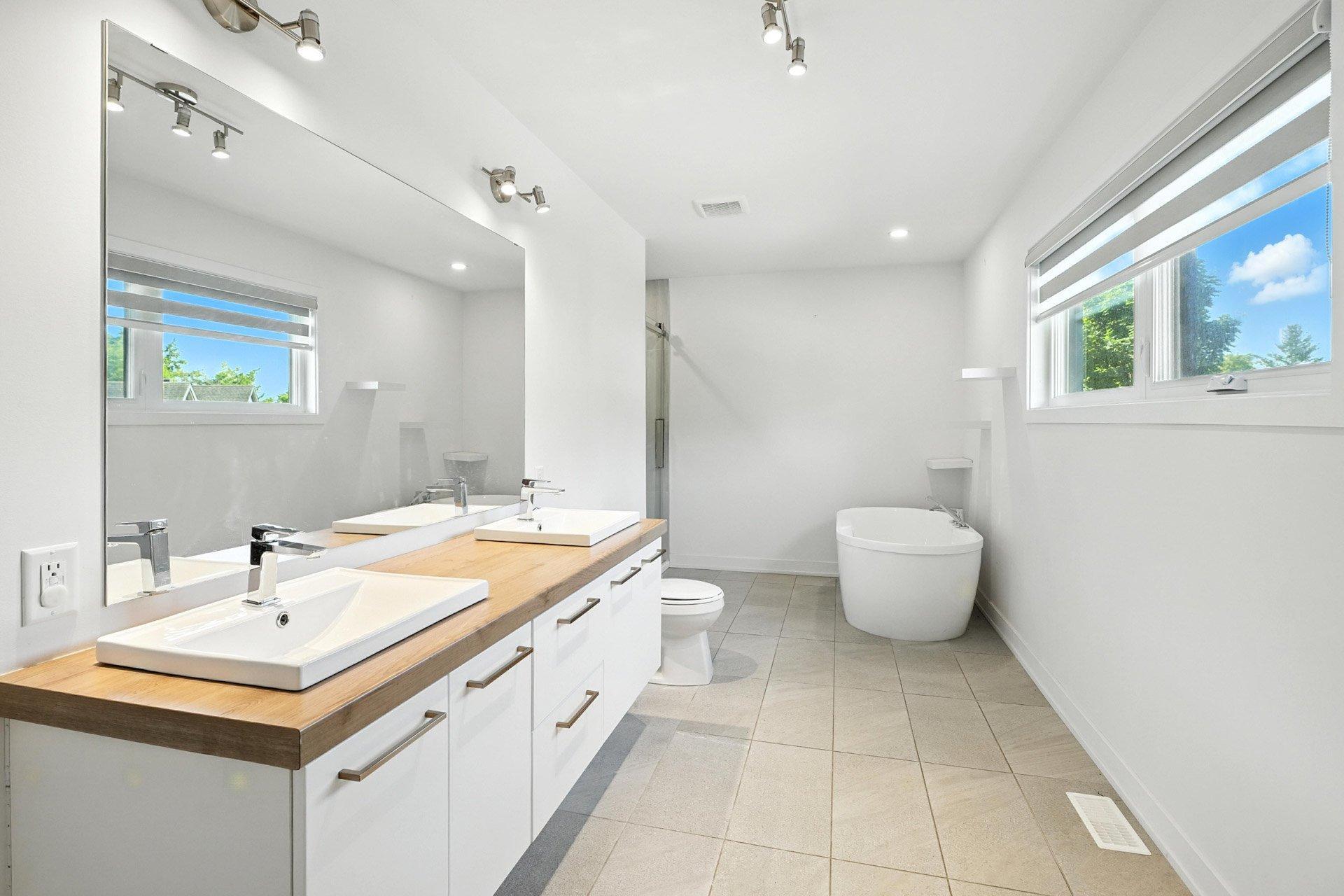 









120


Rue Aldé-Leroux

,
Gatineau (Masson-Angers),




QC
J8M0A7

