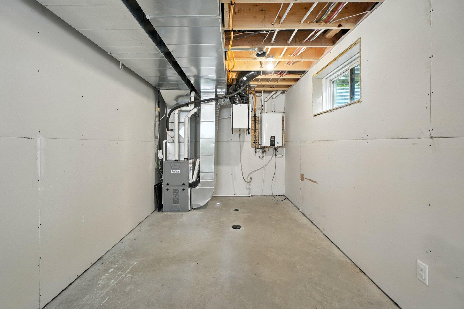 









120


Rue Aldé-Leroux

,
Gatineau (Masson-Angers),




QC
J8M0A7


