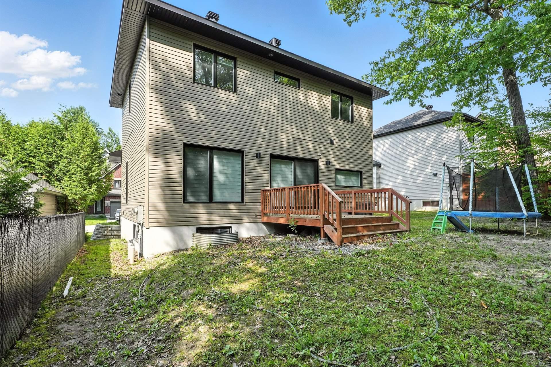 









120


Rue Aldé-Leroux

,
Gatineau (Masson-Angers),




QC
J8M0A7

