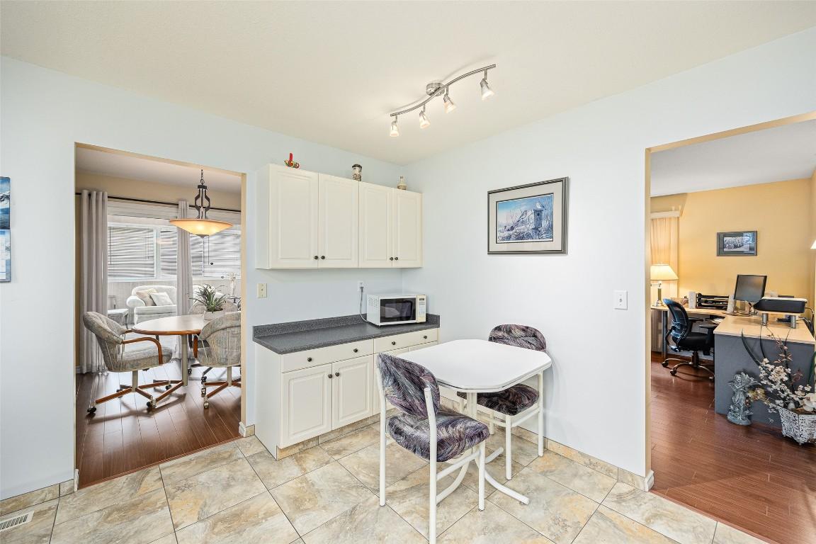 









980


THOMPSON

Road,
Kelowna,




BC
V1X 3X1

