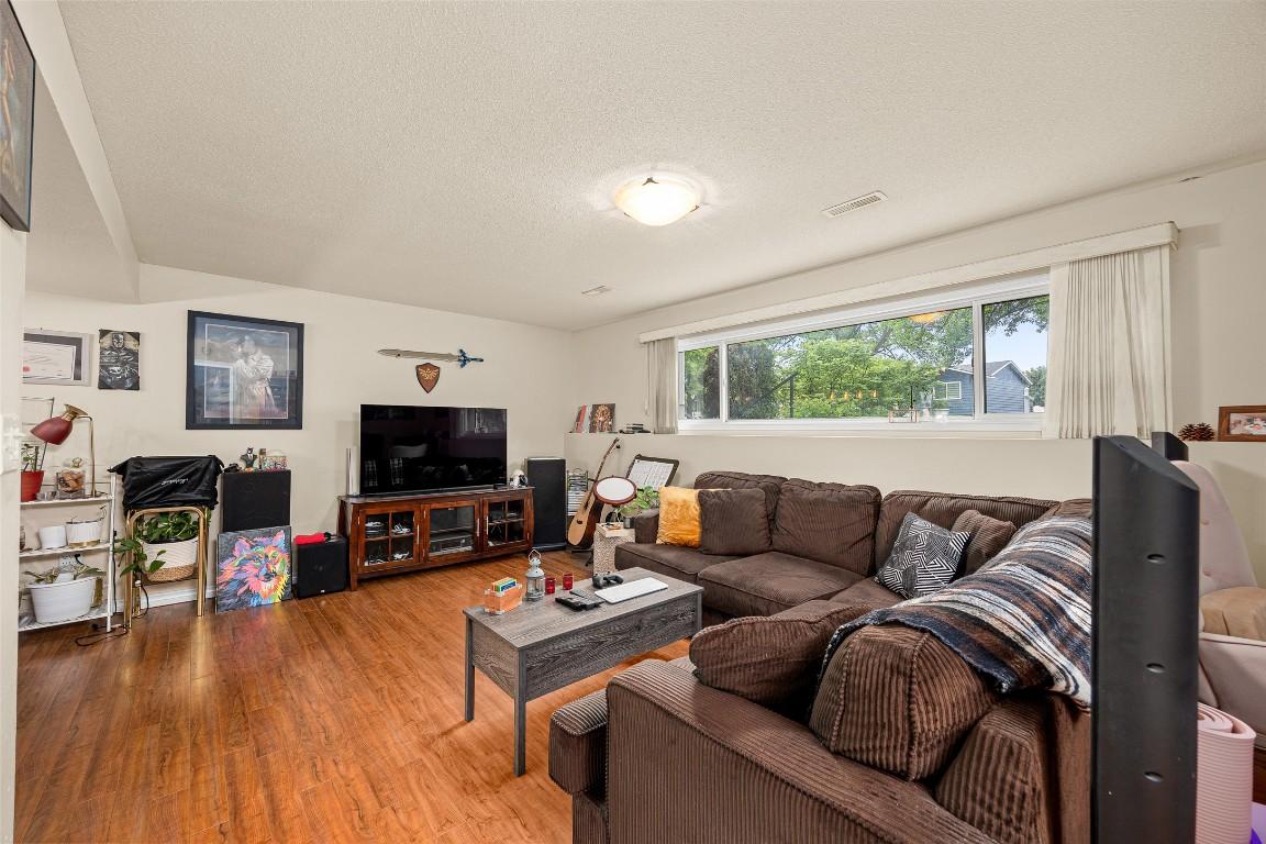 









980


THOMPSON

Road,
Kelowna,




BC
V1X 3X1


