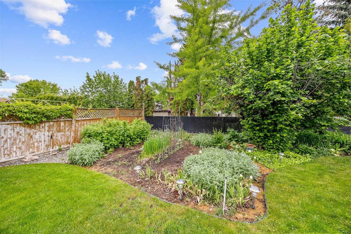 









980


THOMPSON

Road,
Kelowna,




BC
V1X 3X1

