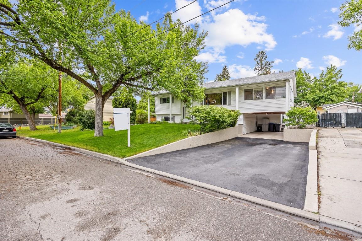 









980


THOMPSON

Road,
Kelowna,




BC
V1X 3X1

