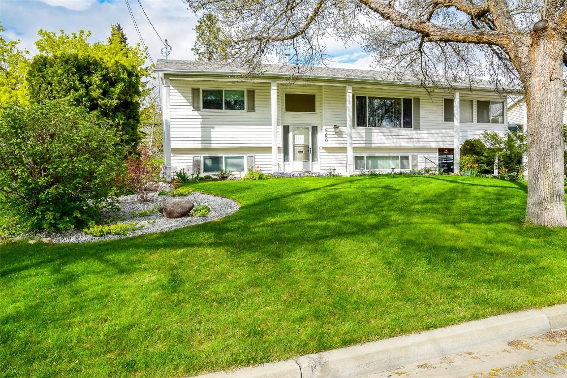









980


THOMPSON

Road,
Kelowna,




BC
V1X 3X1

